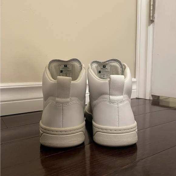 Veja White V-15 Sneakers - Picture 3 of 7